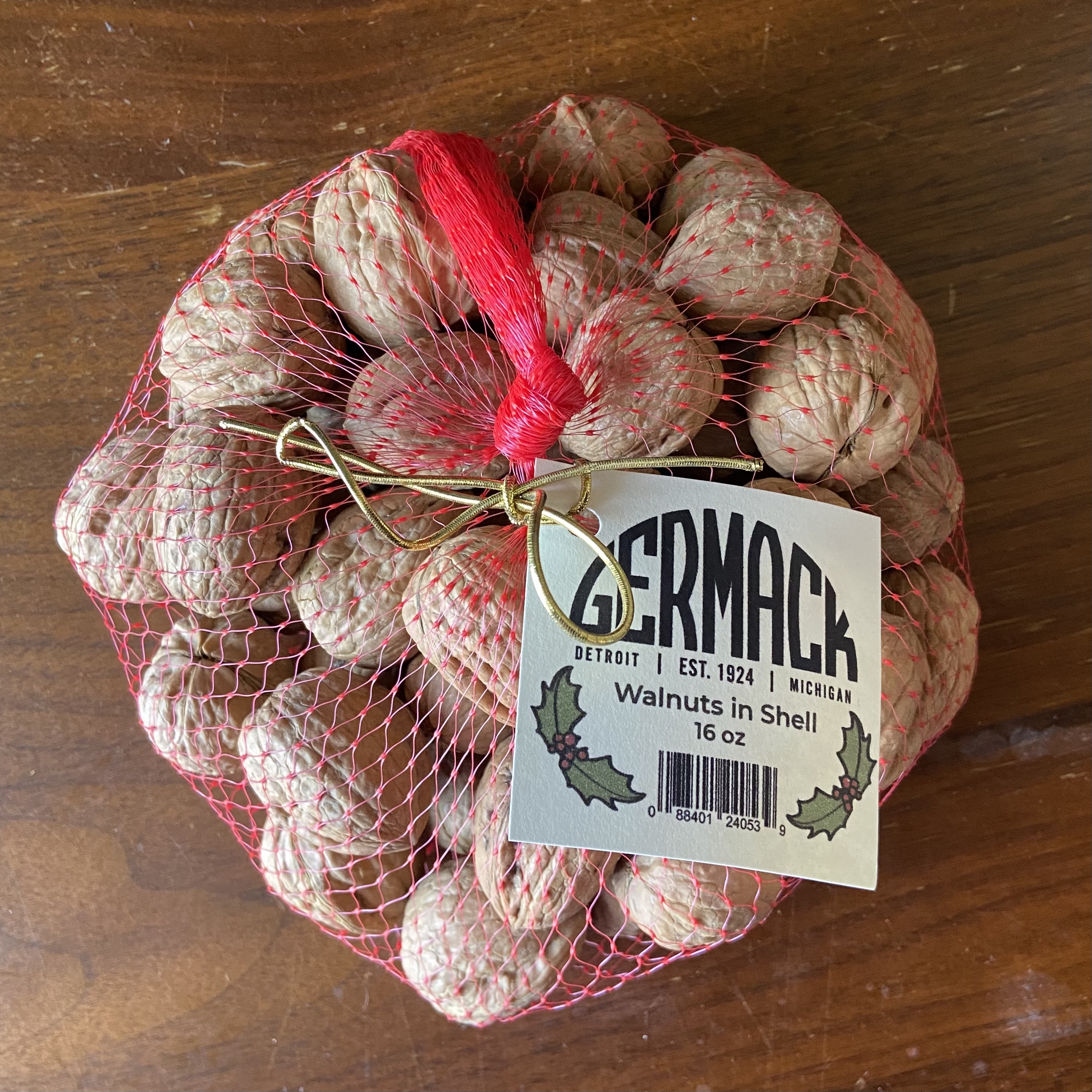 Picture Walnuts In-Shell 16 oz
