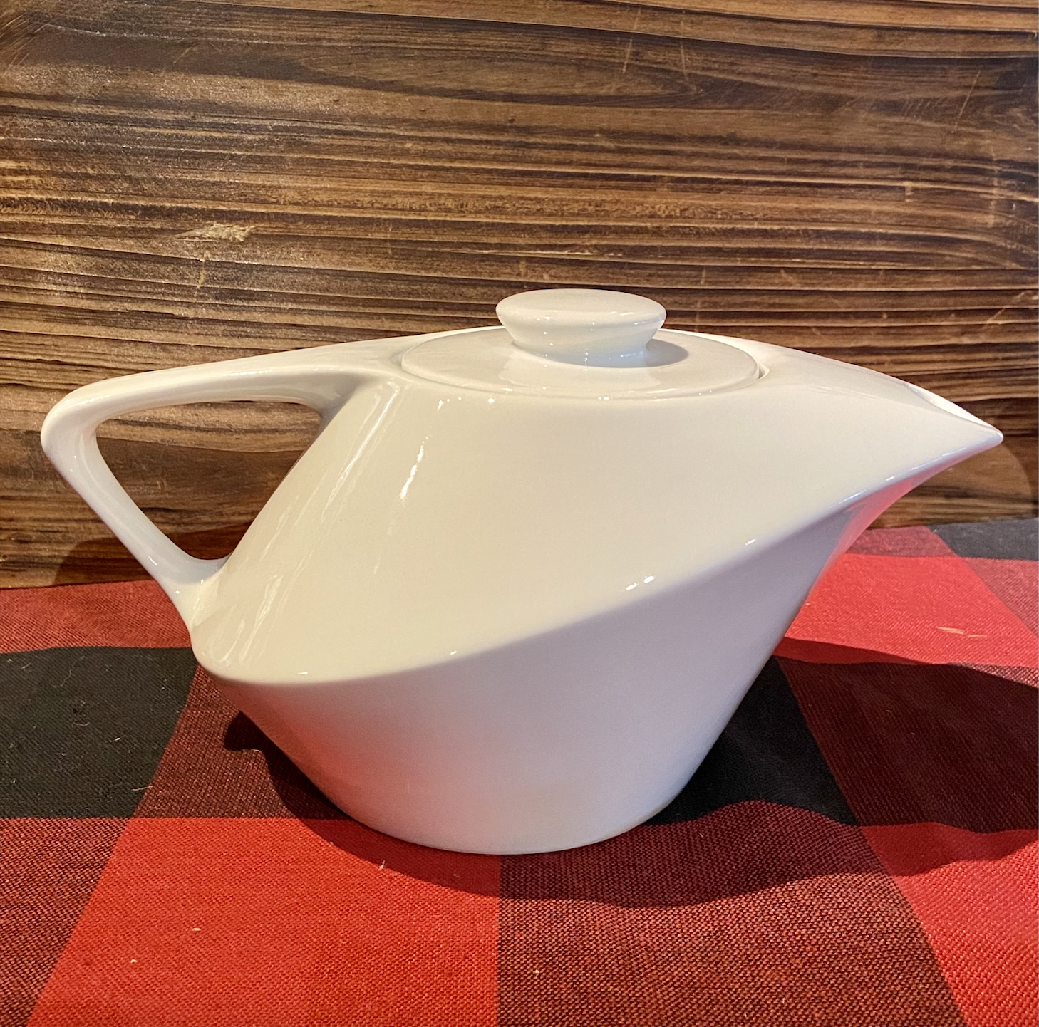 Picture Cala White Teapot