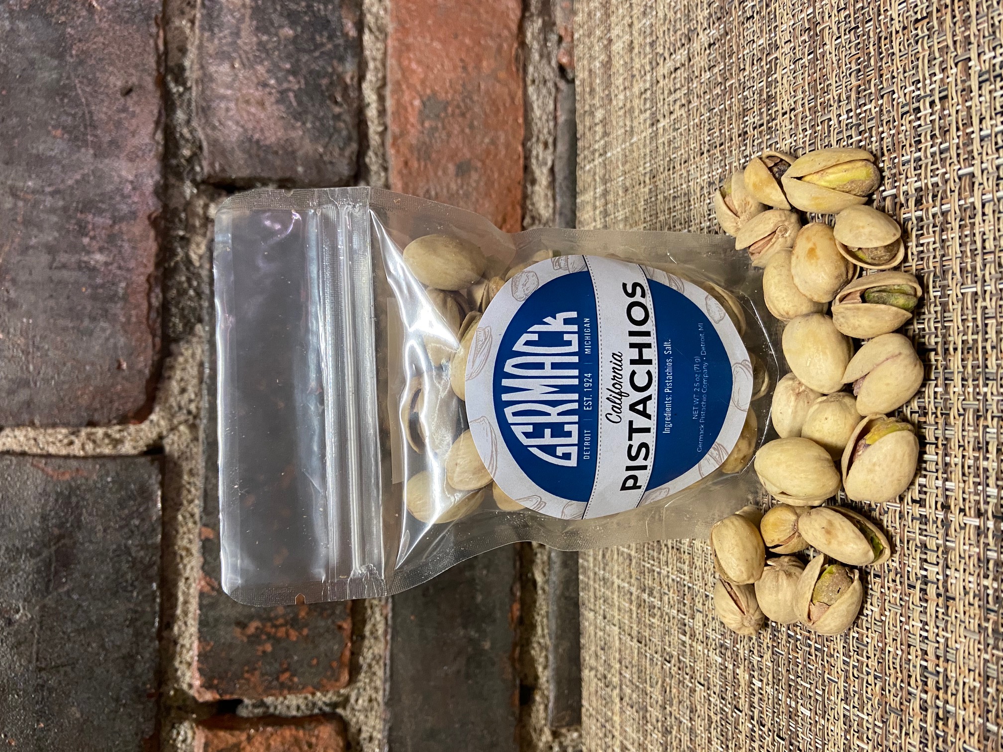 Picture Pistachios - 2.5oz