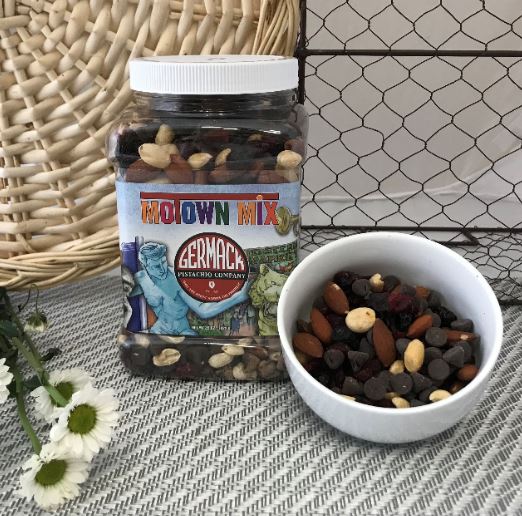 Picture Motown Mix (Dark Chocolate Chips, Raisins, Cranberries, Almonds, Peanuts) 29 oz.